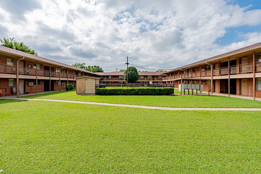 3136 SW 59th St, Oklahoma City, OK à vendre - Photo du bâtiment - Image 3 de 21