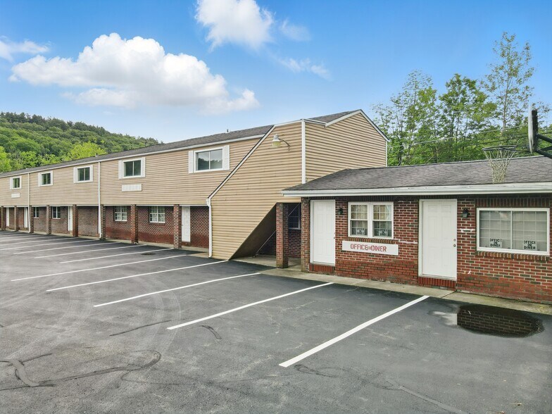 2576 Route 611, Scotrun, PA à vendre - Photo du bâtiment - Image 2 de 5