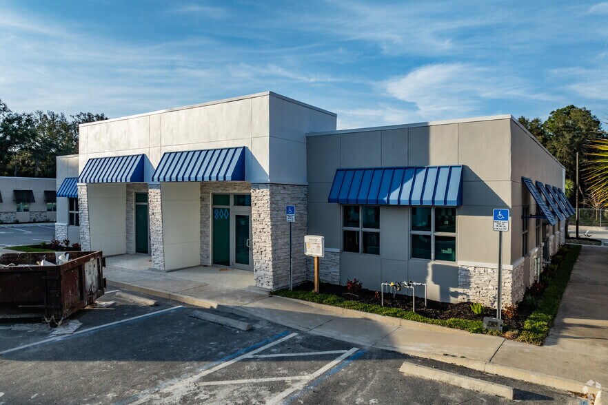 871-801 Highway 466, Lady Lake, FL for lease - Primary Photo - Image 1 of 6