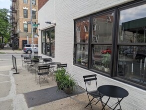 740 Driggs Ave, Brooklyn, NY à louer Photo intérieure- Image 2 de 6