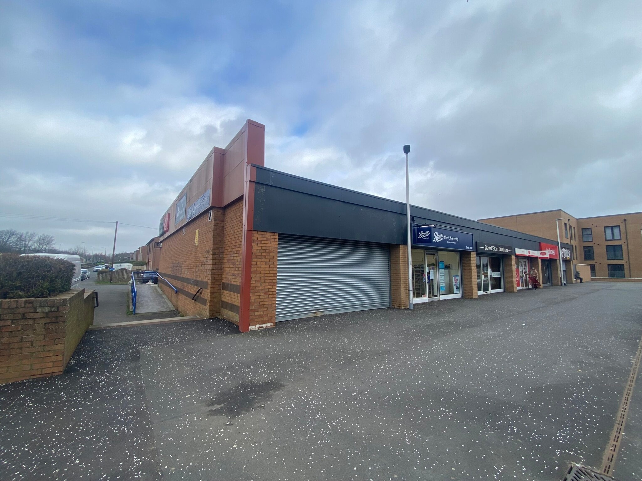 Sycamore Walk, Bathgate for lease Building Photo- Image 1 of 5