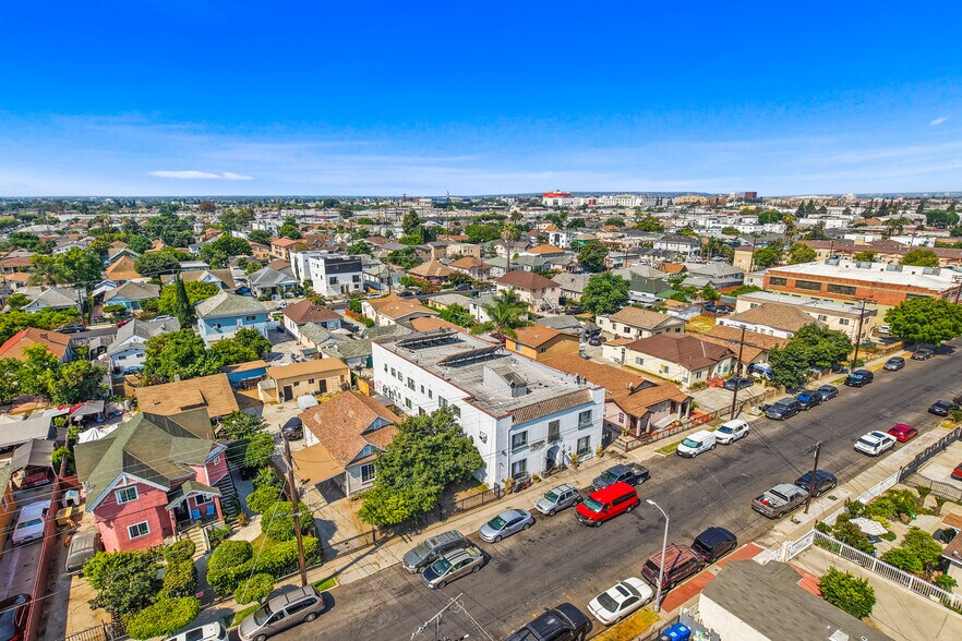 440 E 27th St, Los Angeles, CA à vendre - Photo du bâtiment - Image 3 de 16