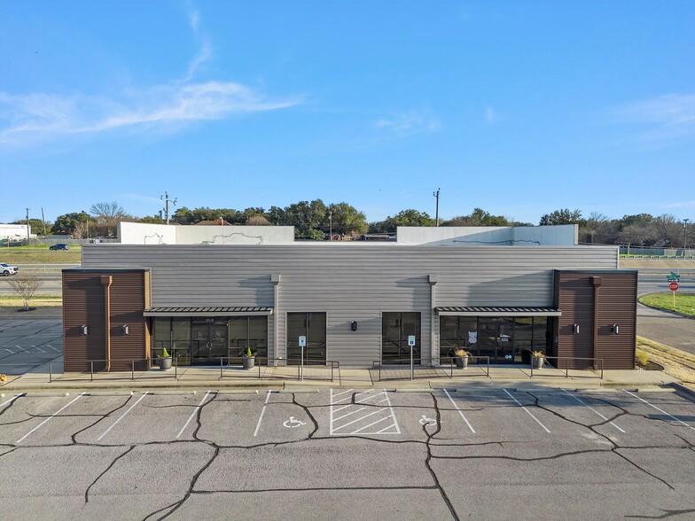 101 Burnett Ct, Woodway, TX for lease - Building Photo - Image 2 of 5