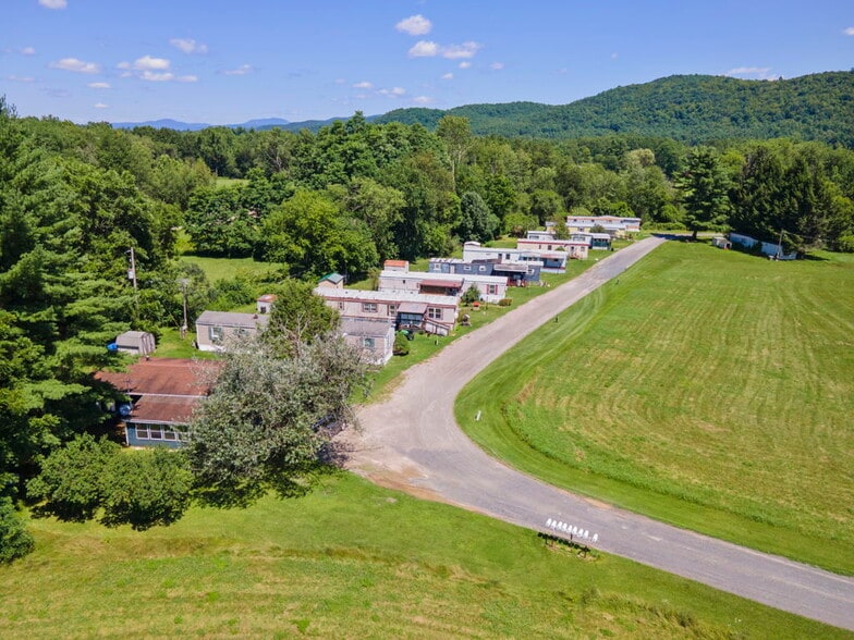 11 Whitecreek Shunpike Rd, Cambridge, NY for sale - Primary Photo - Image 1 of 9