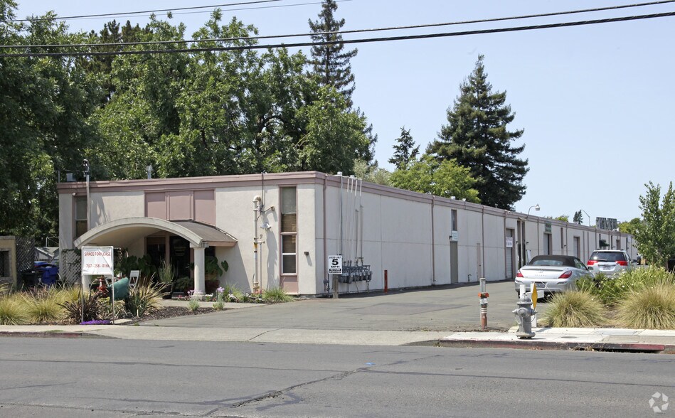 3149 California Blvd, Napa, CA à louer - Photo du bâtiment - Image 3 de 15