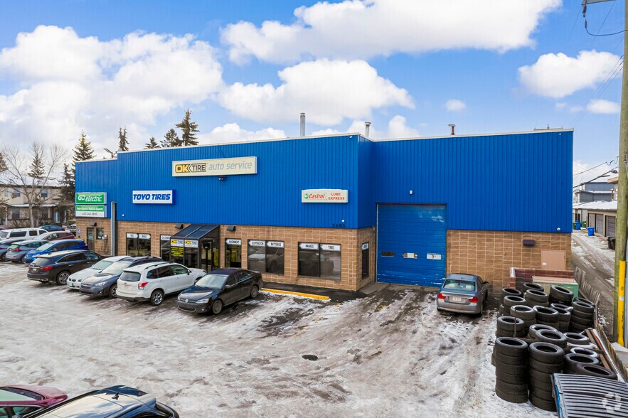 2605 17th Ave SW, Calgary, AB à vendre - Photo du bâtiment - Image 2 de 4
