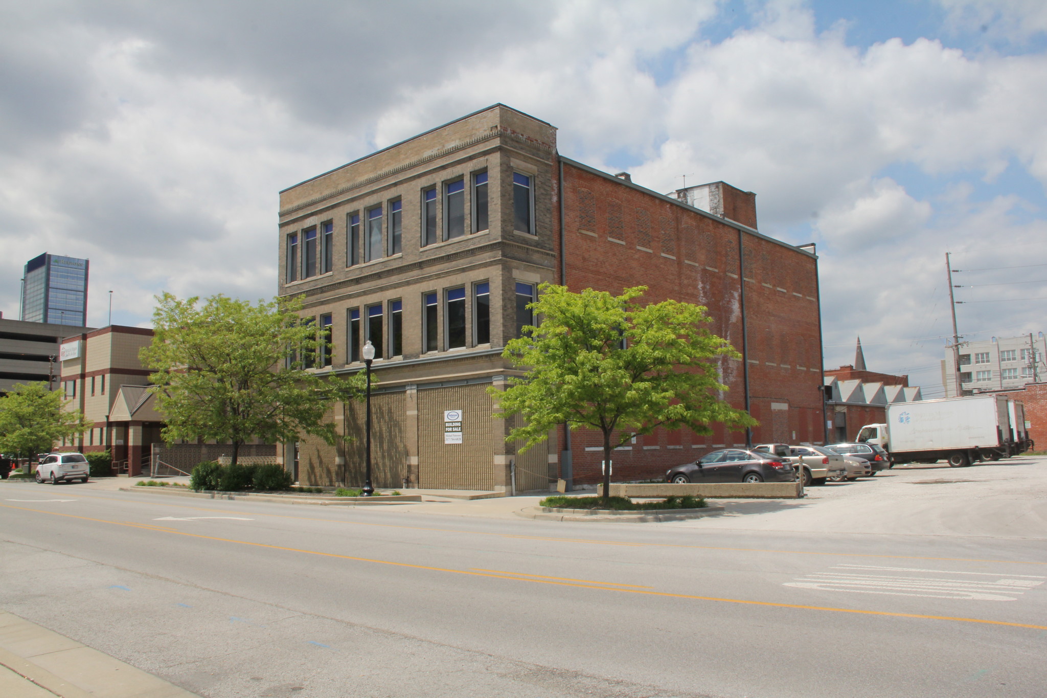 536 E Market St, Indianapolis, IN à vendre Photo du bâtiment- Image 1 de 1