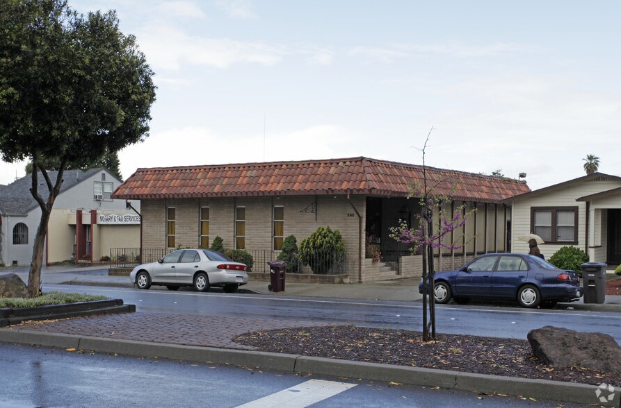 542 A St, Hayward, CA à vendre - Photo du bâtiment - Image 1 de 19