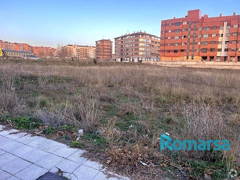 Avenida de la Juventud, Ávila, Ávila à vendre - Photo du bâtiment - Image 2 de 6