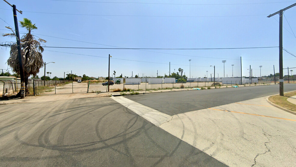 2320 N Parmelee Ave, Compton, CA for sale - Building Photo - Image 3 of 5