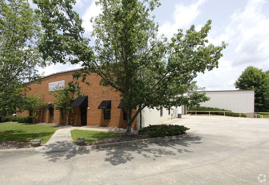 110 Robinson Ct, Fayetteville, GA for sale - Primary Photo - Image 1 of 2