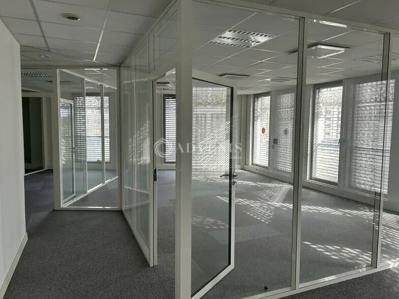 Office in Montpellier for lease - Interior Photo - Image 2 of 4