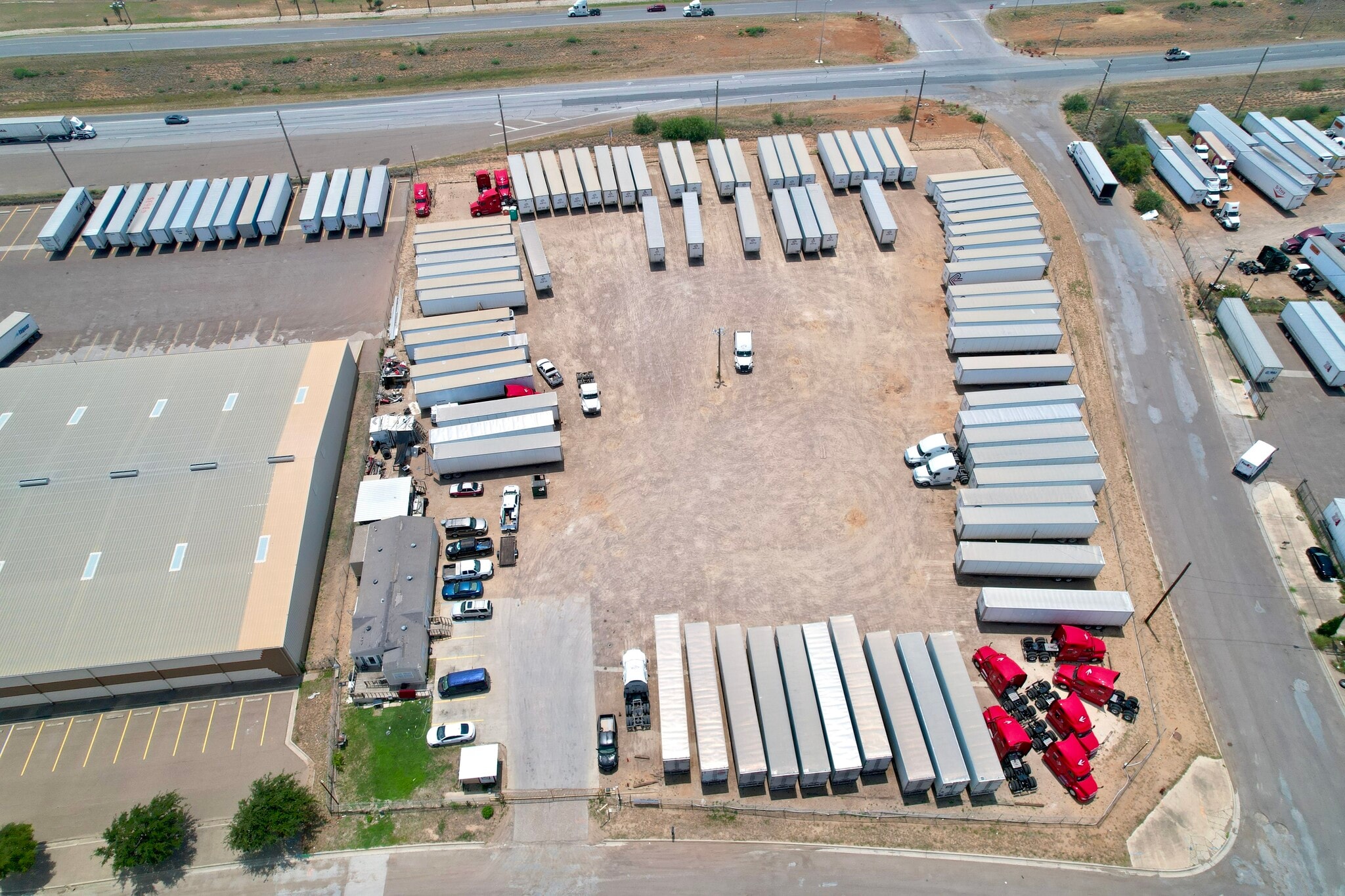 18729 Metropolitan Rd, Laredo, TX for lease Primary Photo- Image 1 of 5