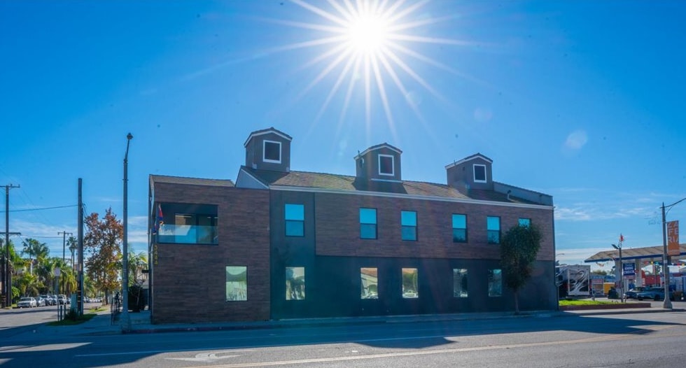 3444 E Anaheim St, Long Beach, CA for sale Primary Photo- Image 1 of 37