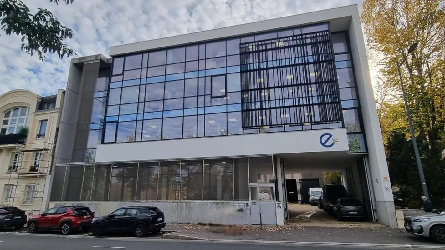 Office in Meudon for lease Building Photo- Image 1 of 15