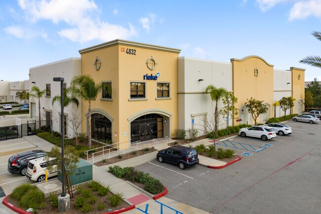 Plus de détails pour 4832-4850 Azusa Canyon Rd, Irwindale, CA - Industriel à louer