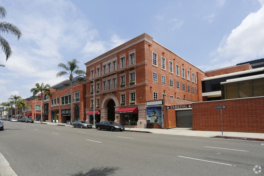 416 N Bedford Dr, Beverly Hills, CA for lease - Primary Photo - Image 1 of 14