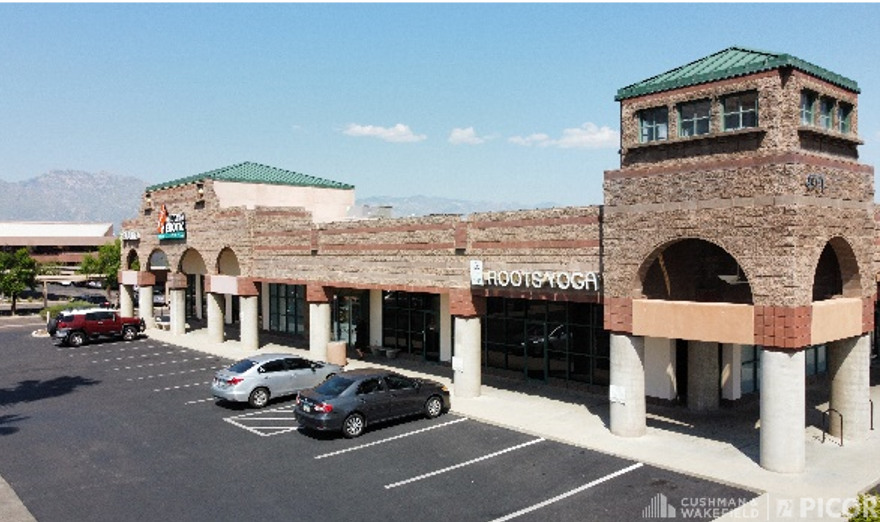 4951 E Grant Rd, Tucson, AZ for lease - Building Photo - Image 2 of 5