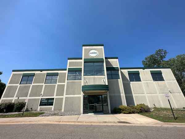 2500 S Lexington Ave, Mendota Heights, MN à vendre - Photo du bâtiment - Image 2 de 6