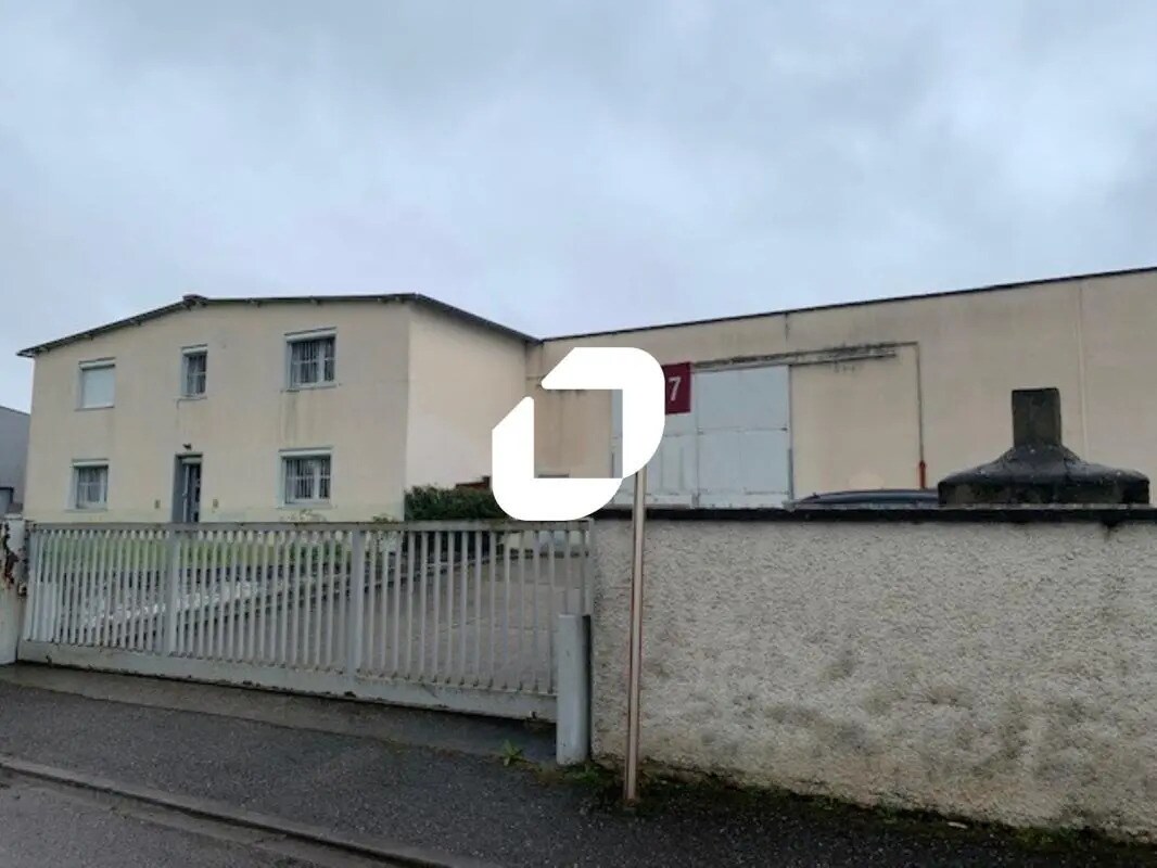 Office in Saint-Laurent-de-Mure for lease Building Photo- Image 1 of 16