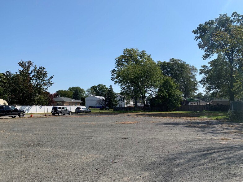 1022 US Highway 1, Avenel, NJ à vendre - Photo du bâtiment - Image 3 de 4
