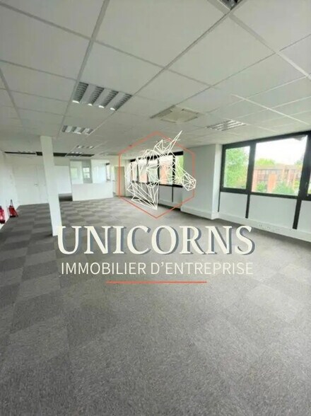 Office in Labège for lease - Interior Photo - Image 3 of 9