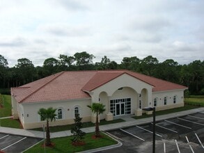 8043 Spyglass Hill Rd, Melbourne, FL à louer Photo du bâtiment- Image 2 de 2