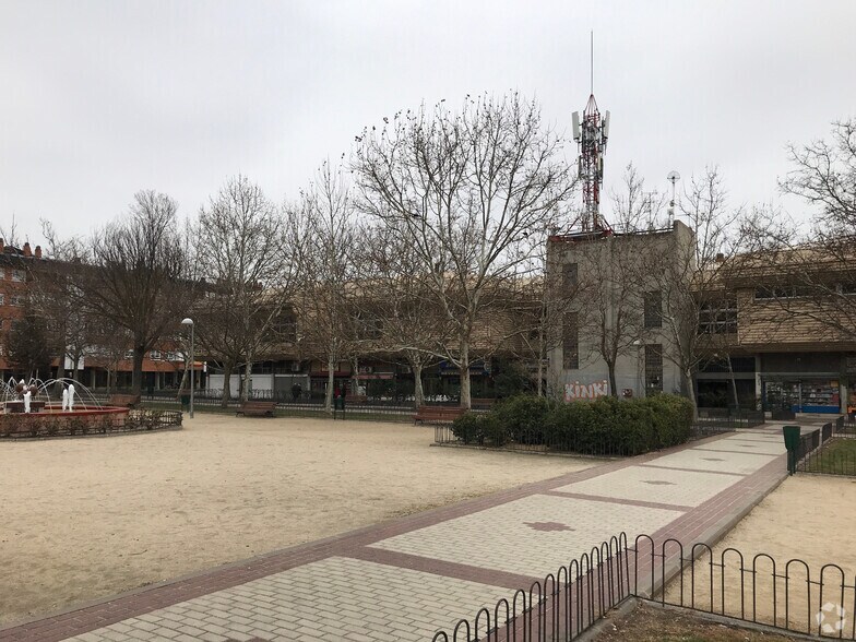 Paseo Lanceros 2, Madrid, Madrid à louer - Photo du bâtiment - Image 2 de 2
