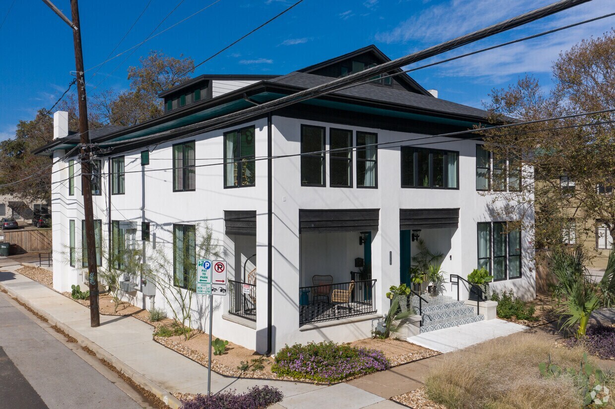 1304 Rio Grande St, Austin, TX for lease Building Photo- Image 1 of 16