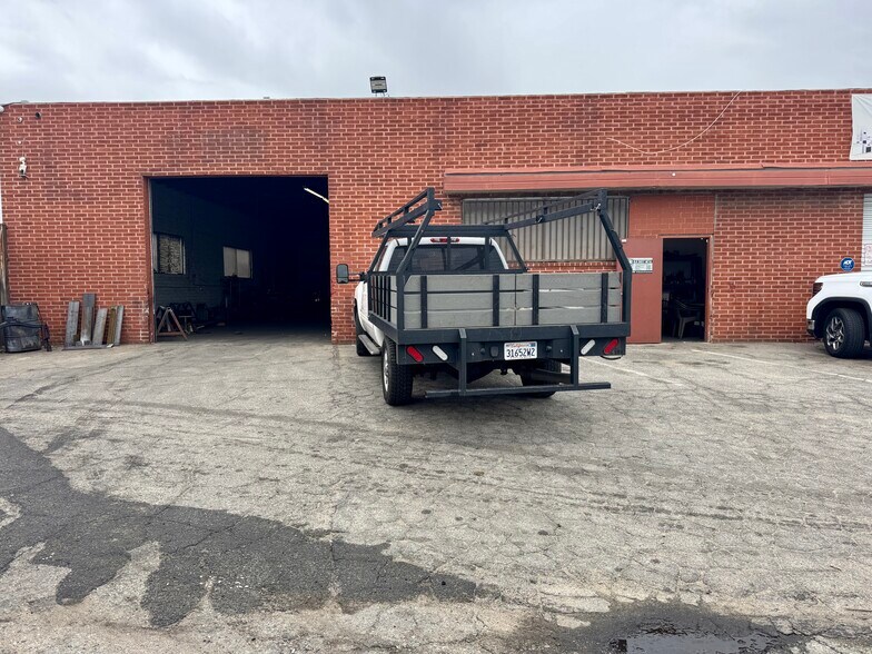 7341 Atoll Ave, North Hollywood, CA à louer - Photo du bâtiment - Image 2 de 12