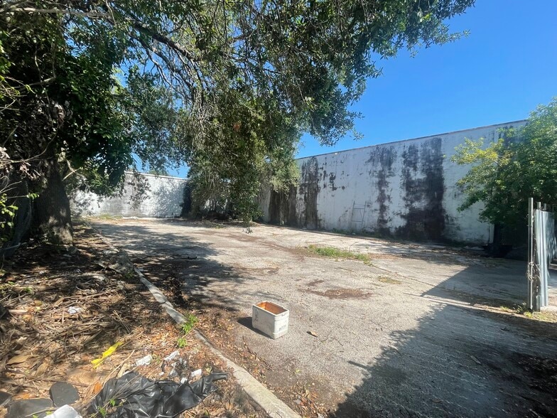 2325 SW 56th Ter, West Park, FL for lease - Building Photo - Image 2 of 3