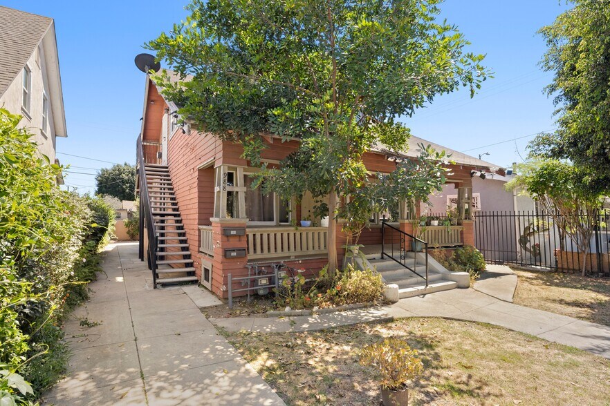 986 E 51st St, Los Angeles, CA à vendre - Photo du bâtiment - Image 2 de 10