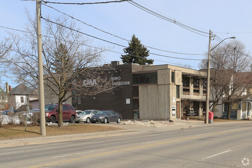 82 Weber St E, Kitchener, ON à louer - Photo du bâtiment - Image 2 de 2