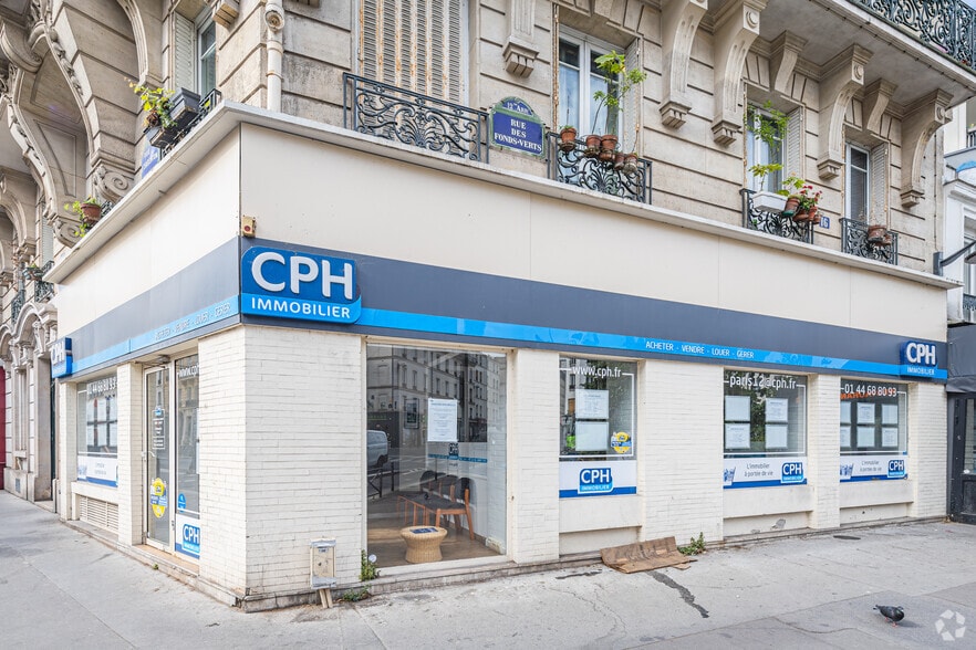 Rue De Charenton, Paris à louer - Photo du bâtiment - Image 2 de 2