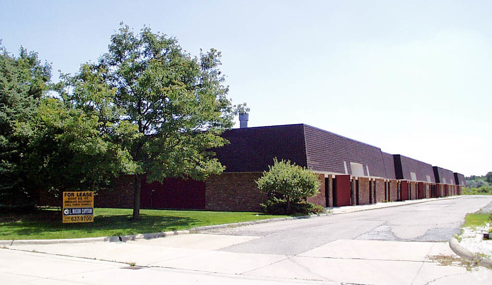 6210-6242 Product Dr, Sterling Heights, MI for lease - Building Photo - Image 2 of 7