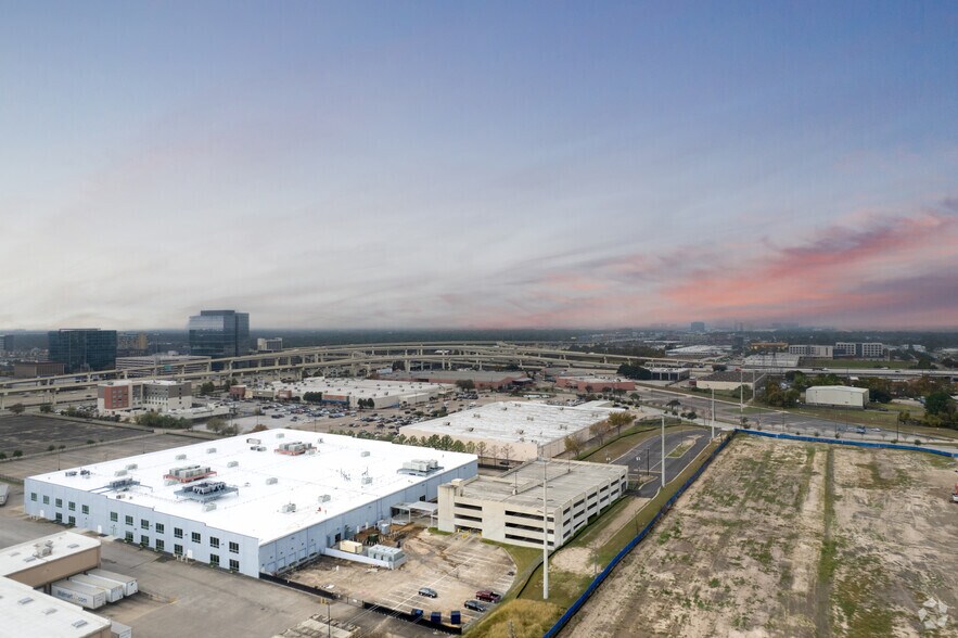 10496 Katy Fwy, Houston, TX à louer - Aérien - Image 3 de 8