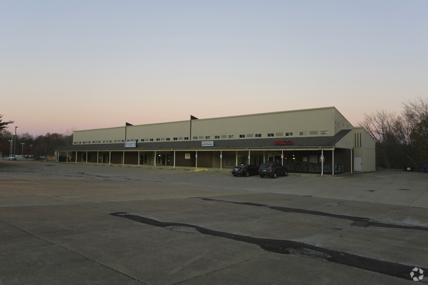 32652-32676 Center Ridge Rd, North Ridgeville, OH for lease - Primary Photo - Image 1 of 1