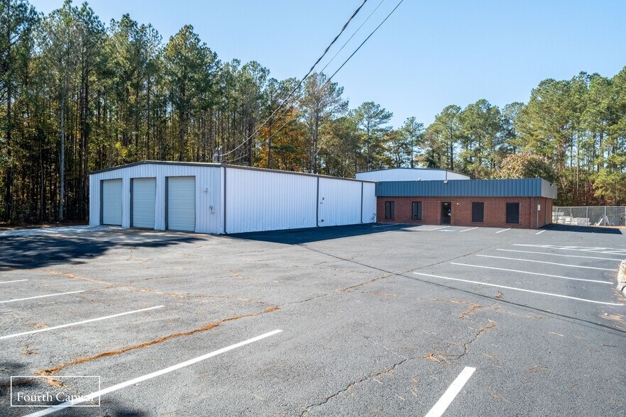 1511 Commercial Ct, Jonesboro, GA à vendre - Photo du bâtiment - Image 2 de 14