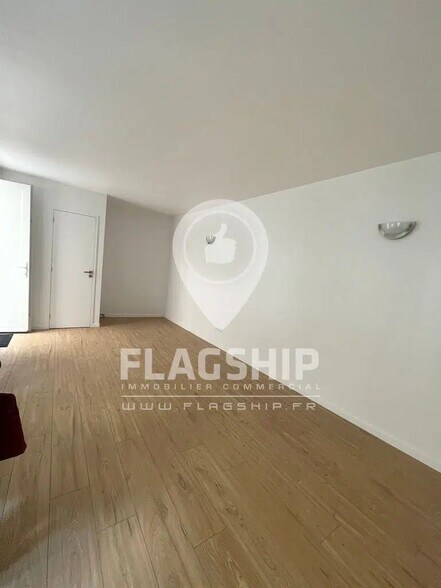 Retail in Paris for sale - Interior Photo - Image 3 of 6