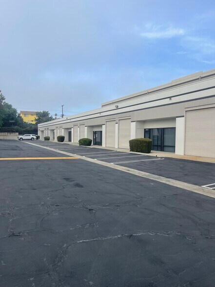 1841 N Gaffey St, San Pedro, CA à louer - Photo du bâtiment - Image 2 de 9