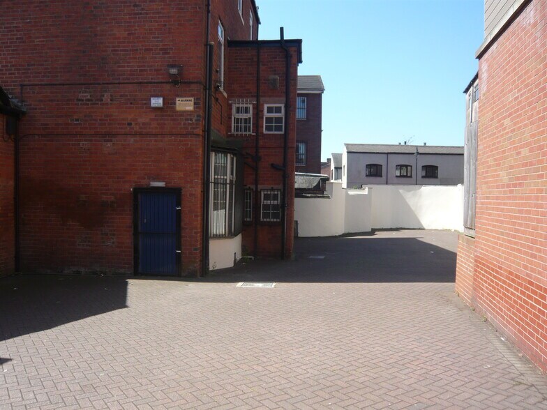 30-30A Station Rd, Walsall à vendre - Photo du bâtiment - Image 2 de 10