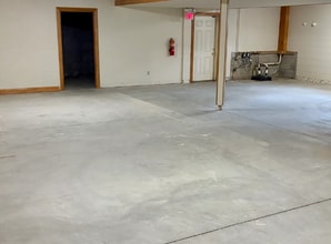 W62N225 Washington Ave, Cedarburg, WI for lease Interior Photo- Image 1 of 1