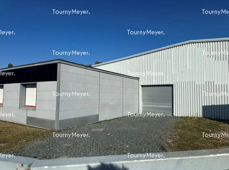 Flex dans Couëron à louer - Photo du bâtiment - Image 1 de 5