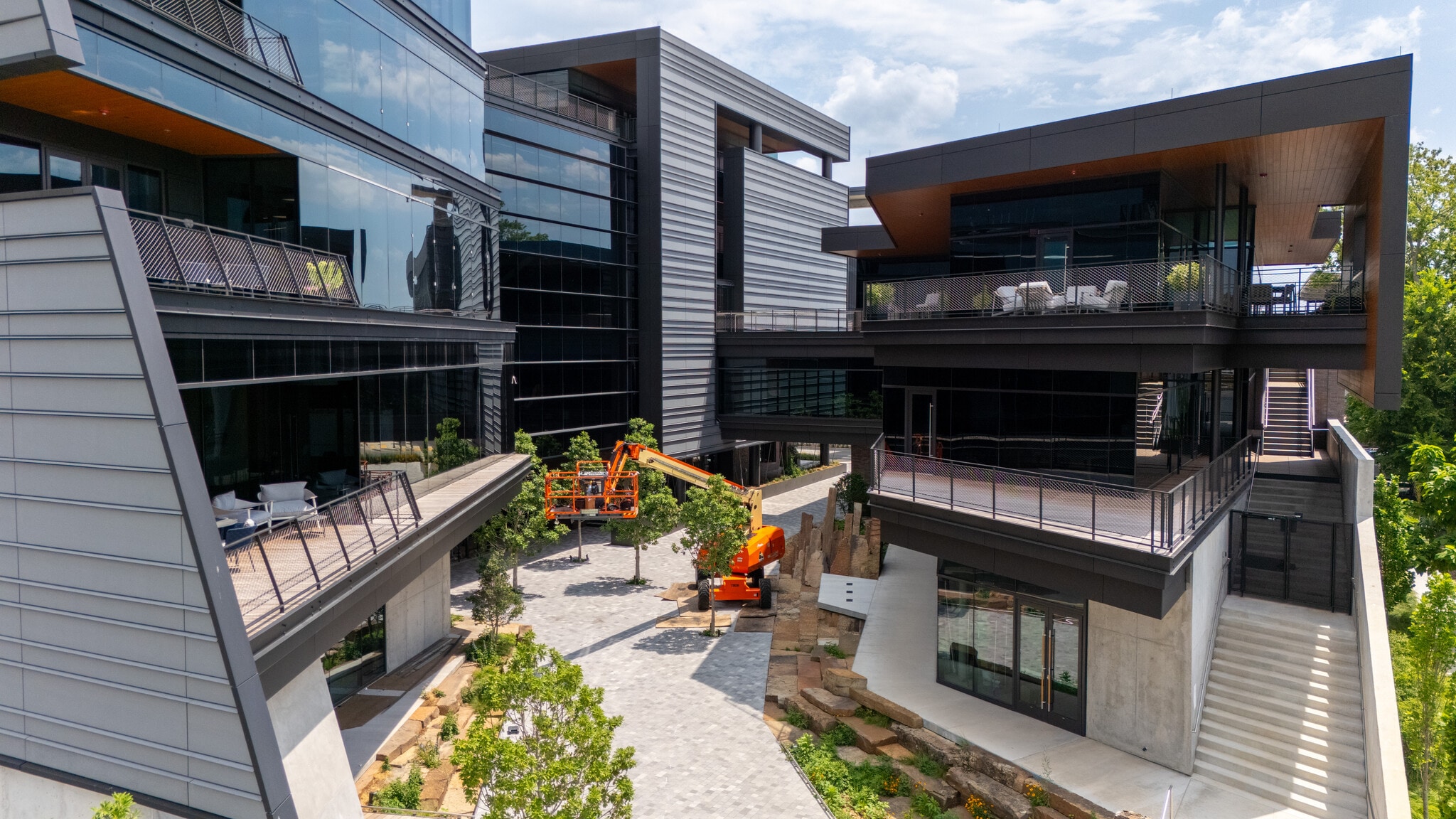 215 NW A St, Bentonville, AR for lease Primary Photo- Image 1 of 6