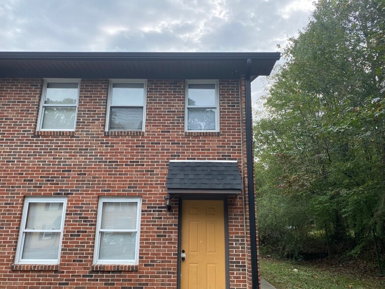 214 Patricia Ann Dr SE, Dalton, GA for sale - Building Photo - Image 3 of 13