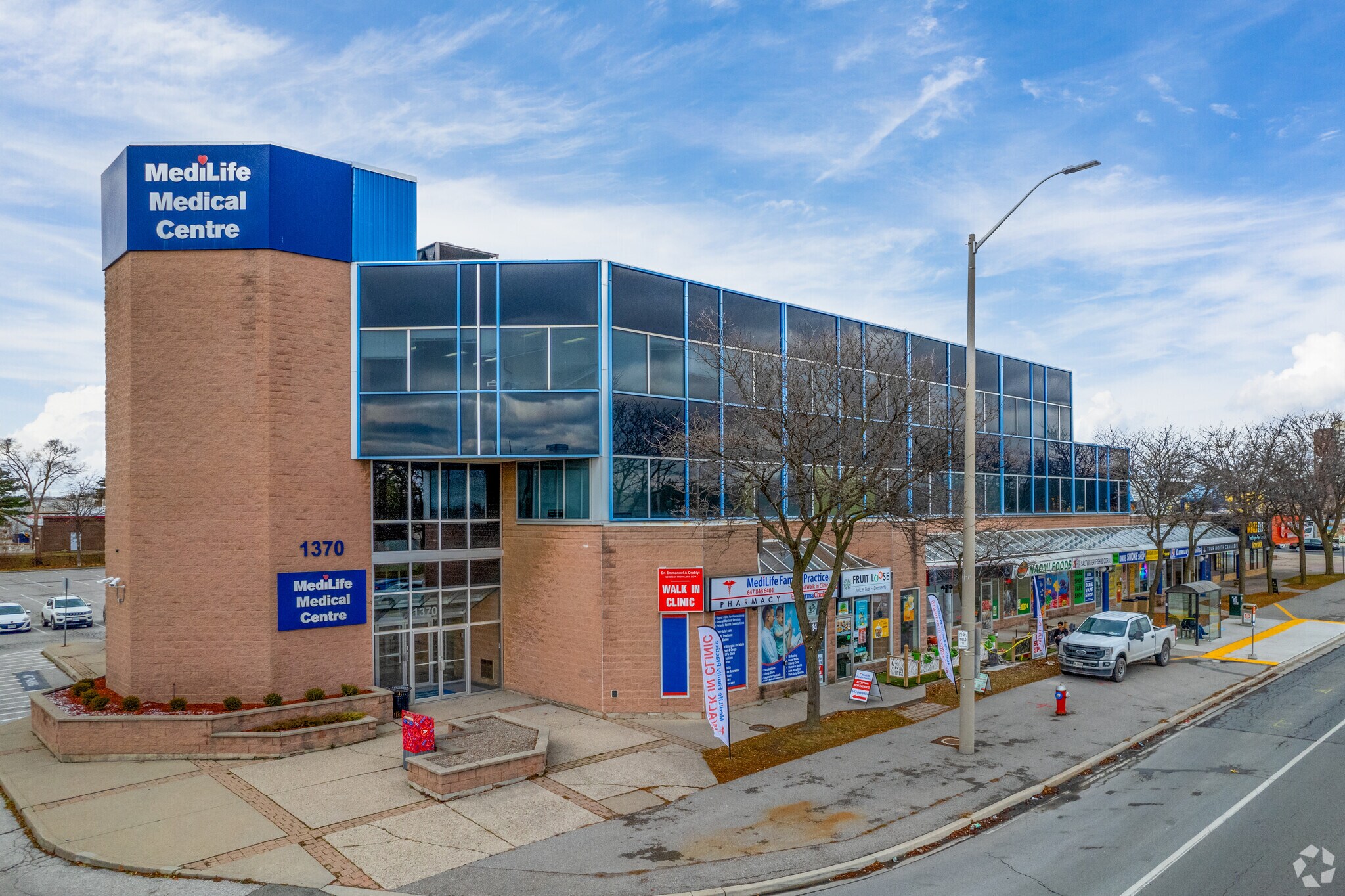 1370 Dundas St E, Mississauga, ON à louer Photo du bâtiment- Image 1 de 17