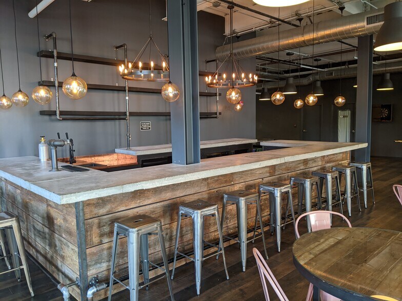 61 Commercial St, Rochester, NY à vendre - Photo intérieure - Image 2 de 16