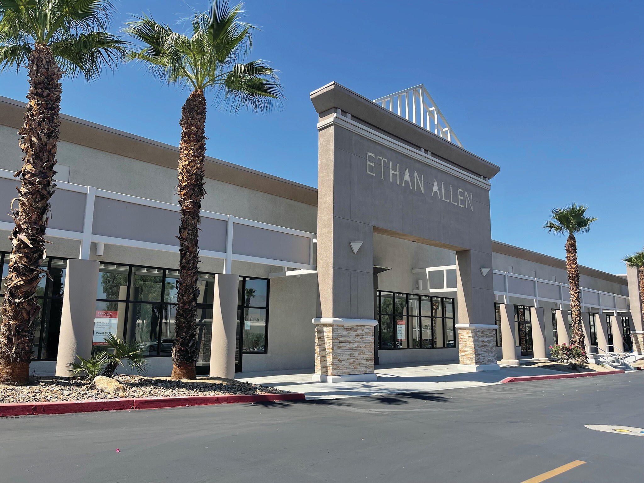 72600-72880 Dinah Shore Dr, Palm Desert, CA for lease Building Photo- Image 1 of 1
