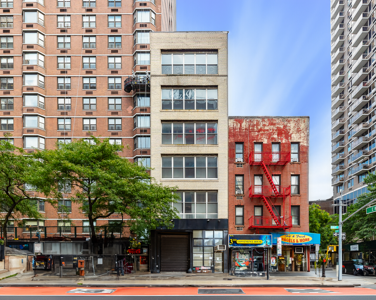 1587 Third Ave, New York, NY à vendre - Photo du bâtiment - Image 1 de 1