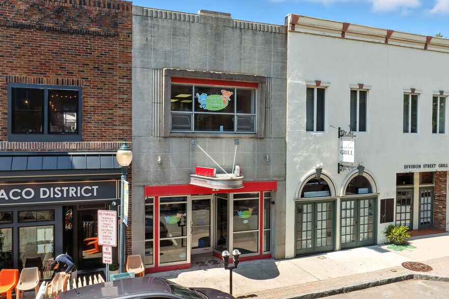 Dentistry and Orthodontics Portfolio portefeuille de 2 propriétés à vendre sur LoopNet.ca - Photo du bâtiment - Image 2 de 37